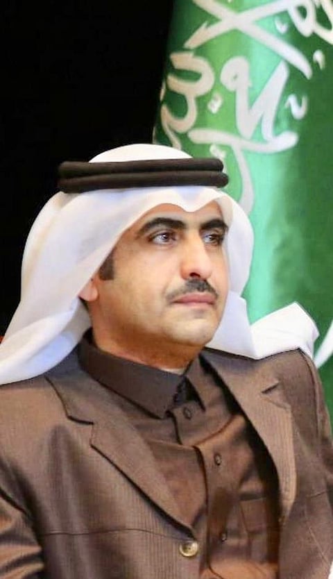 "الشاعر ناصر القرني" على السرير