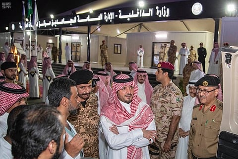 وزير الداخلية يثمن الجهود التي بذلها منسوبو المجاهدين خلال موسم الحج