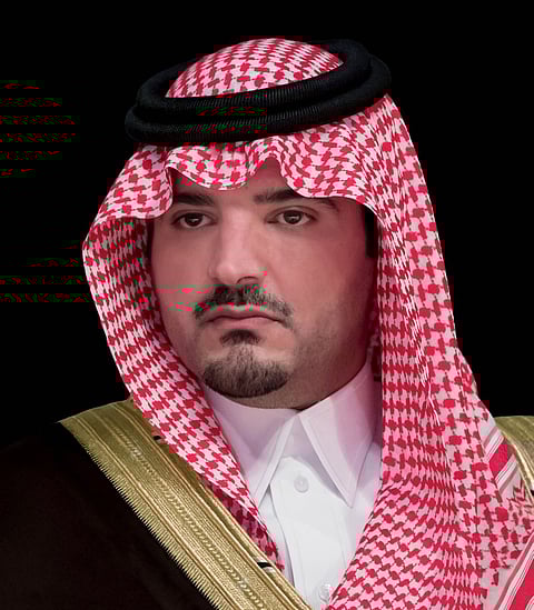 وزير الداخلية يهنئ القيادة بعيد الأضحى ونجاح موسم الحج