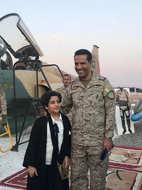 بالفرحة والترحيب.. زوَّار معرض القوات المسلحة بسوق عكاظ يستقبلون "متحدث التحالف"