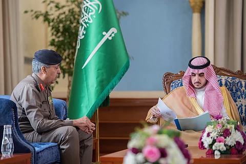 أمير الجوف: سلامة الطلاب والطالبات بالمدارس تضمن بيئة تعليمية مطمئنة