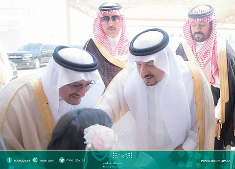 "التعليم" تدشن مدارس الطفولة المبكرة... وتفتتح أول مبنى مدرسي من المشروعات الصينية المتعثرة