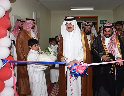 أمير الشرقية يدشن فصول "الطفولة المبكرة" و"المدرسة الذكية"