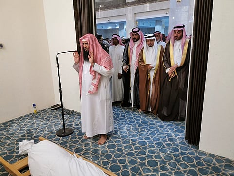 تشييع جثمان الشهيد "الغزواني".. و"الخليوي" ينقل تعازي القيادة لذويه