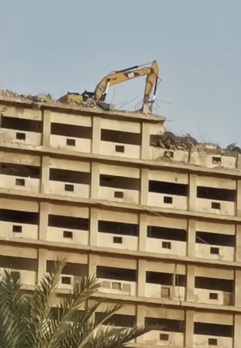ببدء إزالة مبنى تلفزيون جدة القديم