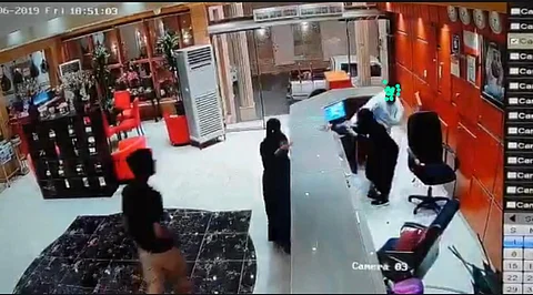 مصدر أمني لـ"سبق": التحقيق متواصل في واقعة موظفة الفندق والنزيل"