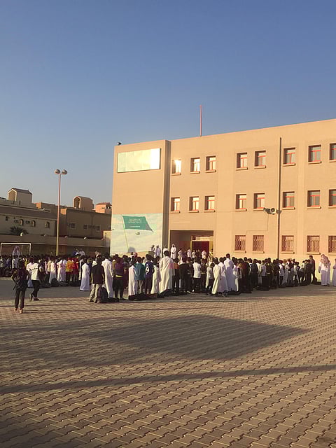 بعد يوم من الفاجعة .. الحزن يخيم على مدرسة "معتز" والمتهمون بقتله مُتحفظ عليهم