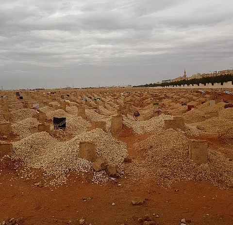 جموع غفيرة تُؤدي الصلاة على "معتز" فقيد ابتدائية "لبن الرياض"