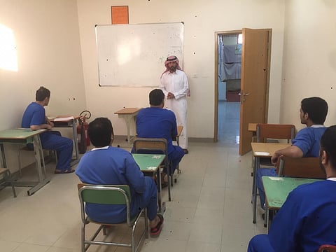 نزلاء سجن القريات يبدؤون دراستهم بجميع المراحل للعام الجديد