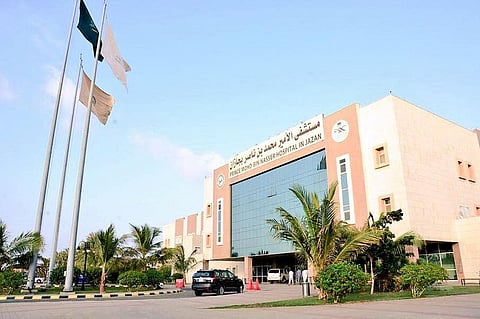ضعف التكييف يزيد معاناة مرضى القلب بمستشفى في جازان.. و"الصحة" تبرر