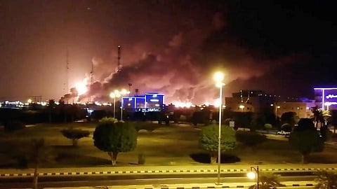 بصواريخ كروز انطلقت من قاعدة إيرانية.. شبكة أمريكية تكشف مسار هجمات "أرامكو" الإرهابية