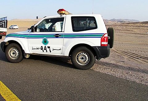 أمن الطرق يضبط مروجاً بحوزته كمية من الحشيش المخدر في ينبع