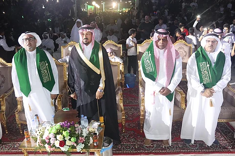 في يوم الوطن.. "ملكية ينبع" تتوشح بالأخضر وسماؤها تُضاء بالألعاب النارية