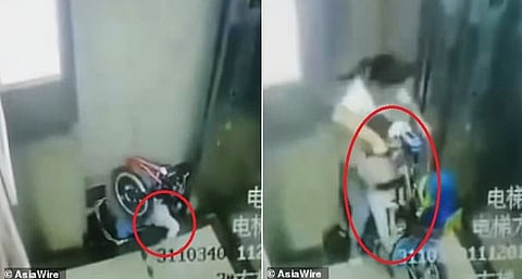 فيديو مروع .. مصعد يحتجز جسد رضيع فكيف تم إخراجه من الحديد والخرسانة؟