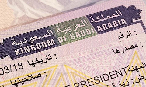 لا إلزام بالحجاب للنساء عند دخول المملكة.. والتشديد على أهمية الملابس المحتشمة