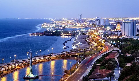 تشييع جثمان طالب المتوسطة بجدة "عسيري" الذي تُوفِّي بعد تدافع على يد زميله