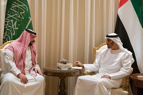 "خالد بن سلمان" يبحث مع "محمد بن زايد" التعاون الاستراتيجي والتنسيق والعمل المشترك بين البلدين