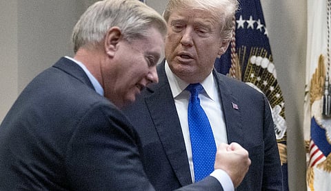 "سيناتور" يطالب "ترامب" بالتراجع عن قراره السماح لتركيا بمهاجمة الأكراد