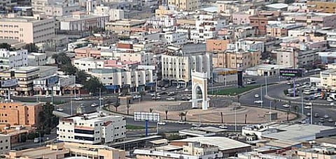 ترك زملاءه في الطابور وأضرم النار في الفصل .. واقعة قيد التحقيق بصبيا