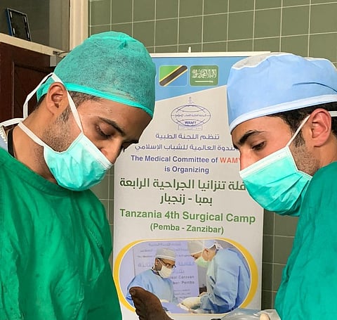 قافلة "الندوة العالمية" الطبية تعالج 171 حالة مرضية في تنزانيا