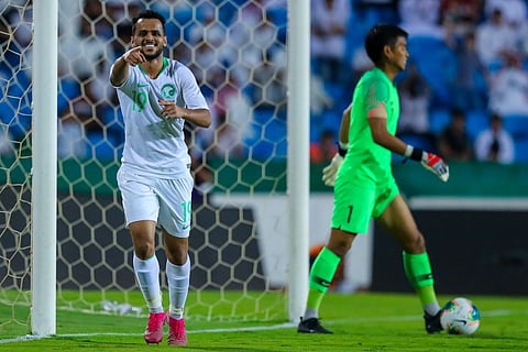 الأخضر السعودي يضرب السنغافوري بثلاثية ويتصدر