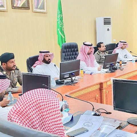 شاهد.. محافظ العارضة يترأس لجنة المدينة الصحية استعداداً لزيارة أممية