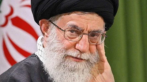 رغم تشدقه بالسلام.. "خامنئي" يعطي تعليمات بتطوير أسلحة متقدمة