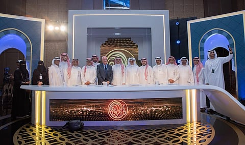 شاهد.. "إعلاميون" تتجول بالتصفيات الأولية لـ"شاعر المليون" بالرياض