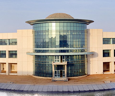 هل يعمل بمستشفى جازان المرتقب مختصون بلا تصنيف؟ الإدارة توضح