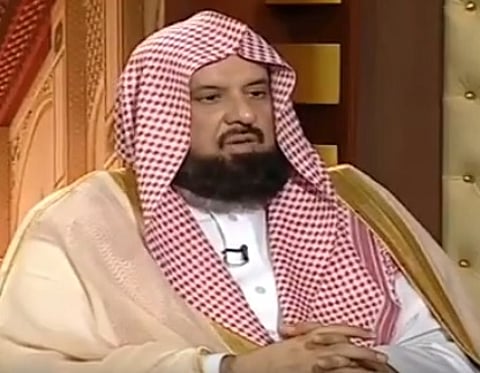 "السند": إذا تساهلت امرأة في الحجاب فالواجب أن تنصحها أختها