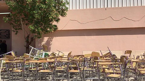 عقب تقرير"سبق".. "جامعة تربة" تبدأ في استبدال الكراسي المتهالكة بأخرى جديدة