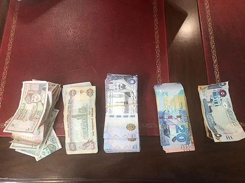 تبوك.. ضبط متسول آسيوي يرتدي الزي الخليجي ويقود سيارة بربع مليون