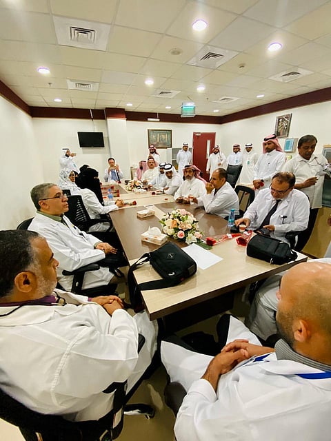 أكثر من 470 مراجعًا في مستشفى ظلم استفادوا من خدمات القافلة الطبية التطوعية الاستشارية