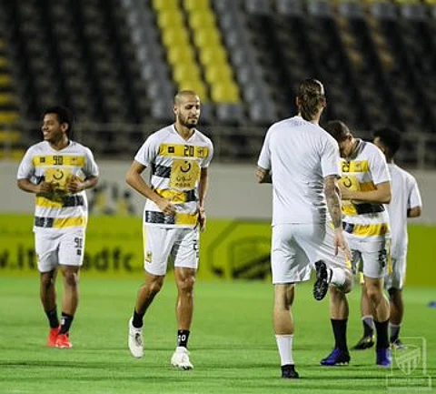 متاعب الاتحاد تتواصل.. داكوستا يغيب عن ديربي جدة