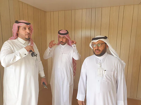"التويجري" يقف على مشاركة الصحة في "سفاري الرياض"