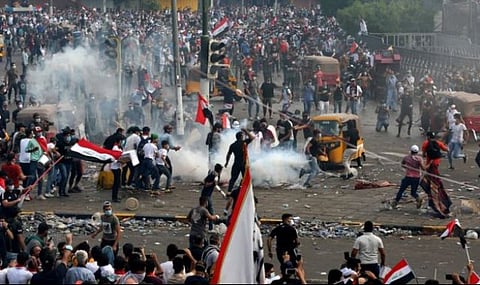 مقتل 4 متظاهرين بالرصاص أمام القنصلية الإيرانية في كربلاء