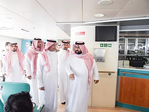 نائب أمير جازان يؤكد على تلبية كافة متطلبات المسافرين لجزيرة فرسان