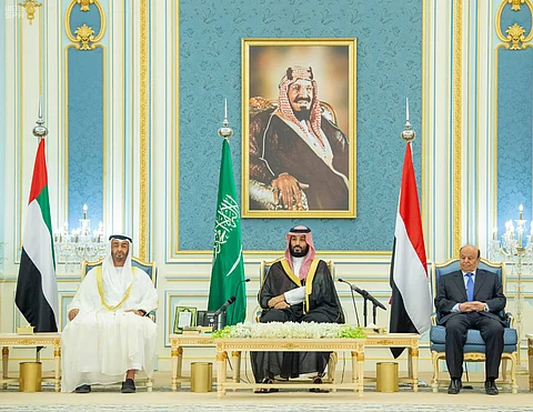 ماذا يعني حضور ولي عهد أبو ظبي لتوقيع "اتفاق الرياض"؟