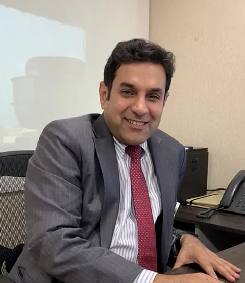 تعرف على قصة البروفيسور السعودي "المشاوية".. أحد أفضل عشرة أطباء قلب بالعالم