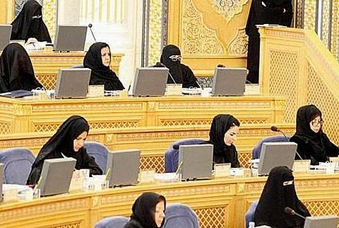 عضوة بـ "الشورى" تطالب بإنشاء شبكة إنترنت وطنية