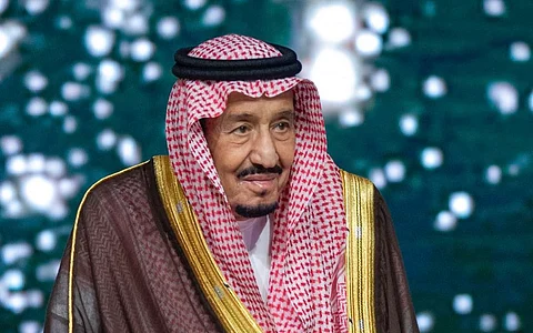 خلال رعايته حفل جائزة الملك خالد.. صورة خادم الحرمين الأكثر تداولاً بمواقع التواصل