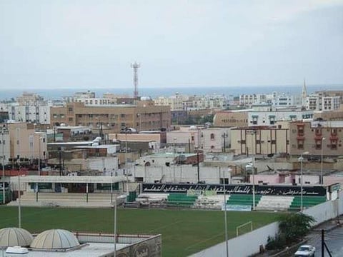 بلدية الليث تغلق محطة وقود غير مطابقة للمواصفات والمقاييس