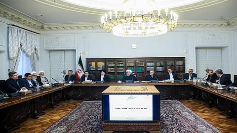 بعد اشتعال الشارع غضبًا.. اجتماع طارئ للمجلس الاقتصادي في إيران