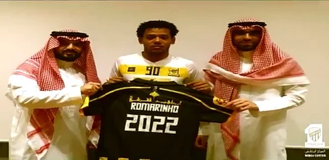 رسميًّا.. إدارة الاتحاد تجدِّد عقد البرازيلي رومارينهو لعامَيْن
