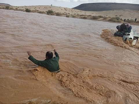 قوات البادية الأردنية تُنقذ 4 سعوديين جرفتهم سيول وادي راجل الأزرق