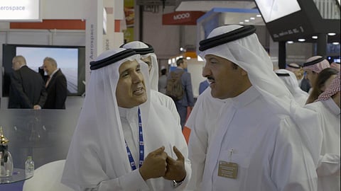 رئيس هيئة الفضاء يشيد بدور "أكسفورد السعودية" في تخريج الطيّارين