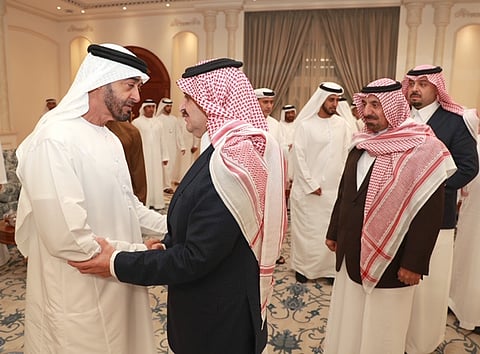 "سعود بن نايف" ينقل عزاء القيادة في وفاة "سلطان بن زايد"