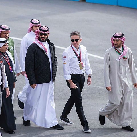 بالصور.. الأمير محمد بن سلمان يشهد انطلاقة الجولة الافتتاحية لبطولة "إيه بي بي فورمولا إي"