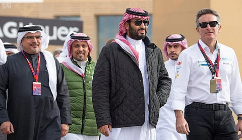 "جاكيت" ولي العهد يخطف أنظار السعوديين.. ونفاده من على المتاجر الإلكترونية