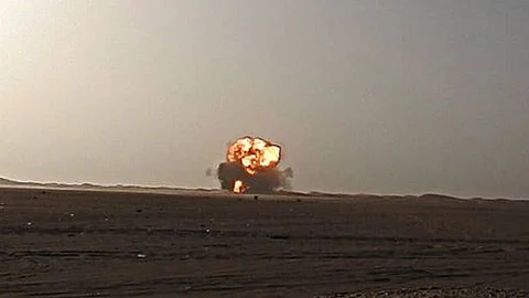 انفجار مخزن أسلحة للحوثي في الحديدة